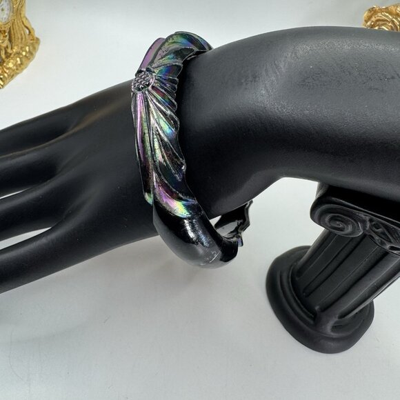 Vintage Lucite Carved Bangle Bracelet Black Iridescent Floral Design 7 3/4” - Picture 4 of 7